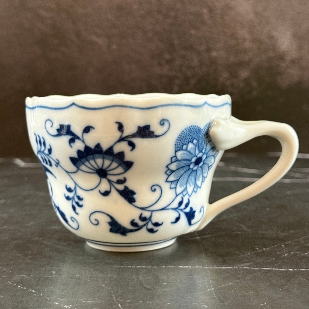 VTG Blue Danube Blue Onion Oversized Coffee Tea Cup 3 3/4in Wide MINT!